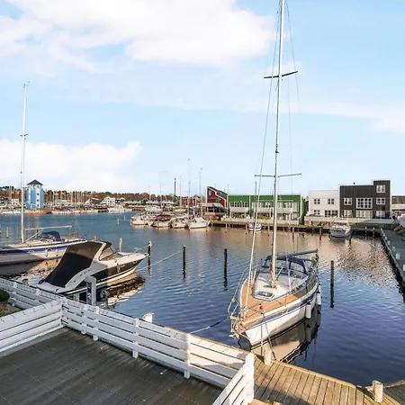 Beautiful Near Oer Maritime Village For 6 People Holiday home *